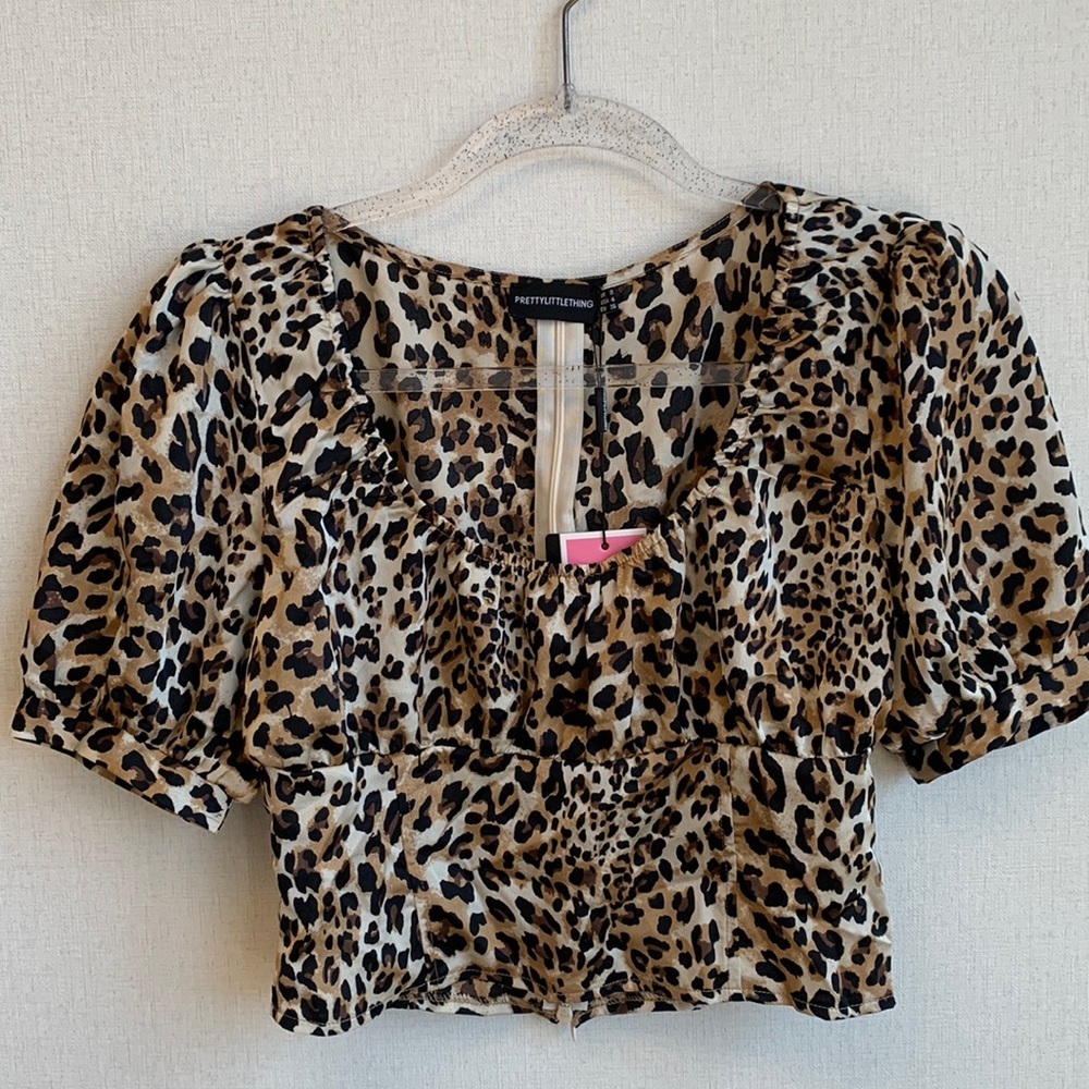 PrettyLittleThing • Petite Leopard Puffed Sleeve Cropped Blouse • Sz 4